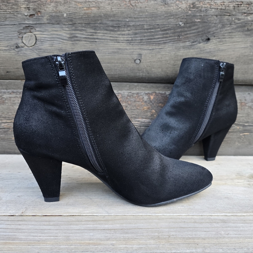CL By Laundry Not Sorry Modern Minimalist Block Heel Comfort Bootie 9M - Picture 4 of 15